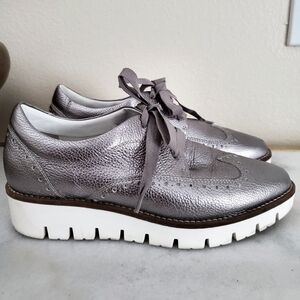 Designer Carmens Pewter Color Leather Wingtip Oxfords Women's Shoe Size 39  8.5